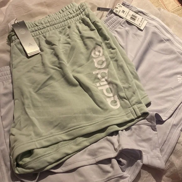 3x Women’s Adidas Shorts NEW Women Aeroready - Picture 2 of 4